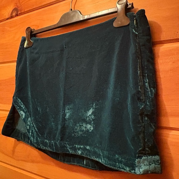 Free People Velvet Mini Skirt. Deep Teal. US 8/ UK 12 - Picture 2 of 10